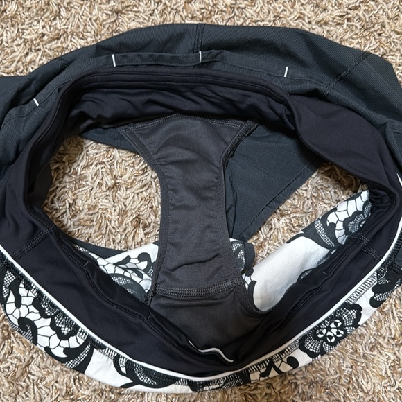 Lululemon speed shorts - Picture 4 of 4